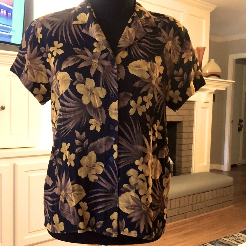 RENA ROWAN vintage short sleeved blouse, size 10.